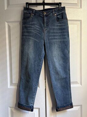 Hem-embellished capri jean